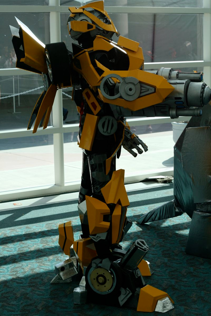 Illustration for article titled Comic-Con Bumblebee: The Coolest Car Costume Ever!